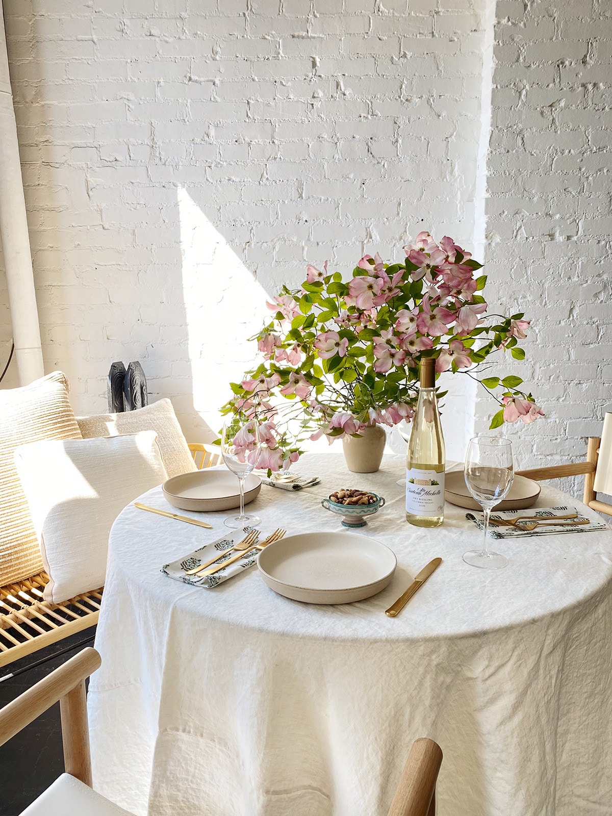 setting a chateau style table with chateau ste michelle and coco kelley