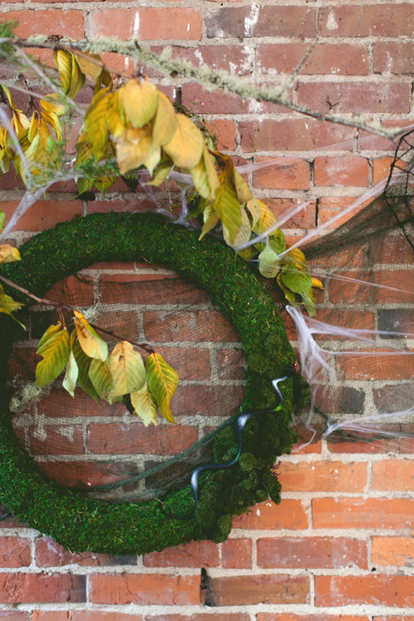 mossy halloween wreath DIY // coco kelley