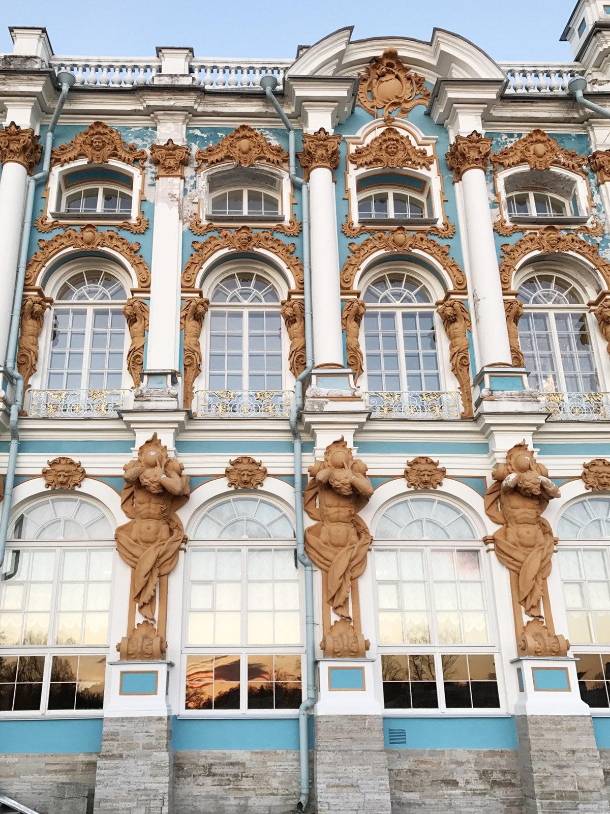 the exterior of Catherine's Palace in St. Petersburg | russia travel guide on coco kelley