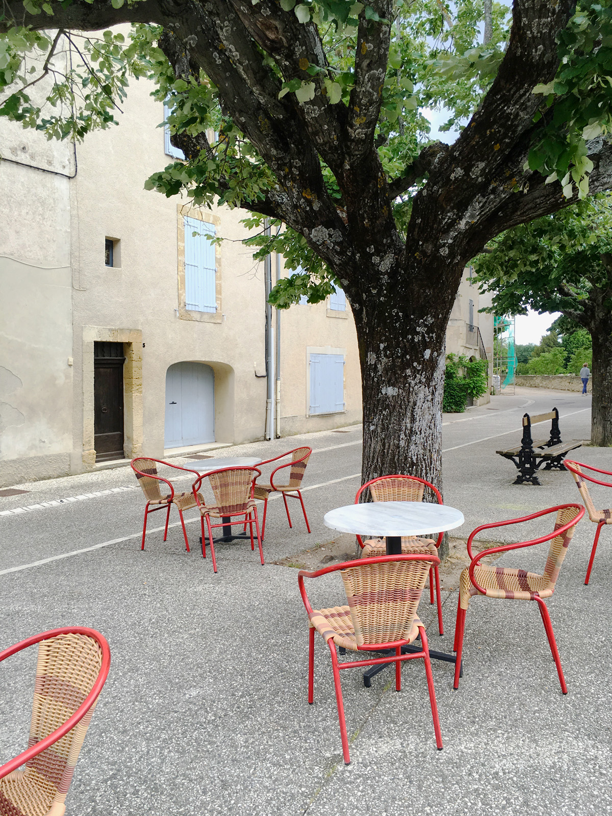 the charming town of lourmarin in provence | 24 hour guide to Provence by coco kelley