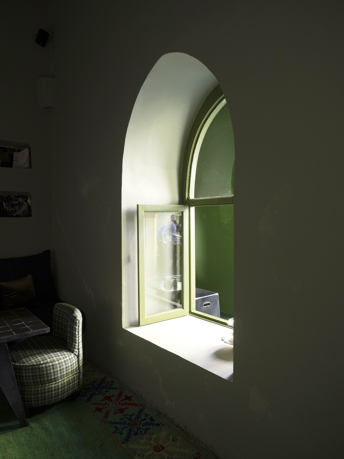 a moody room at Le Jardin in Marrakech helps beat the heat | wanderlust design via coco kelley