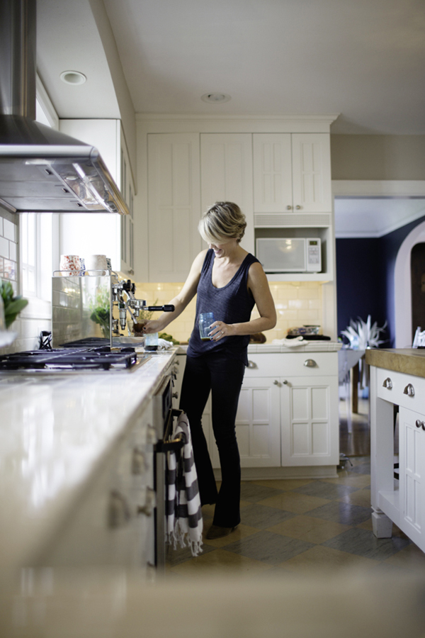 white craftsman kitchen with modern touches | tiffany wendel house tour via coco+kelley