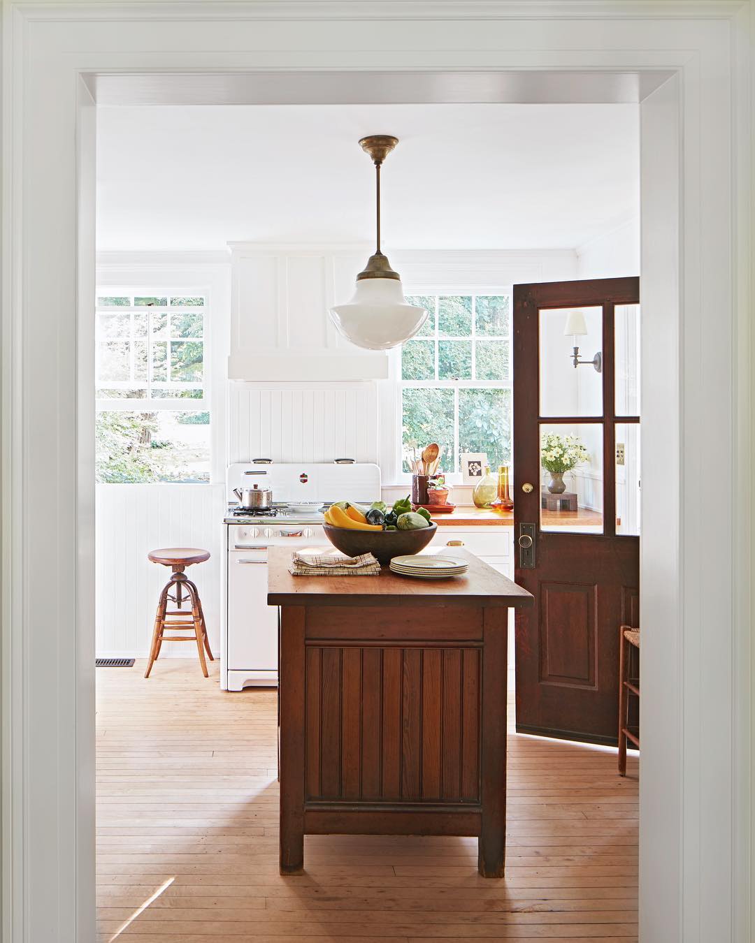 a classic connecticut cottage in white and wood-kitchen-coco kelley-house-tour