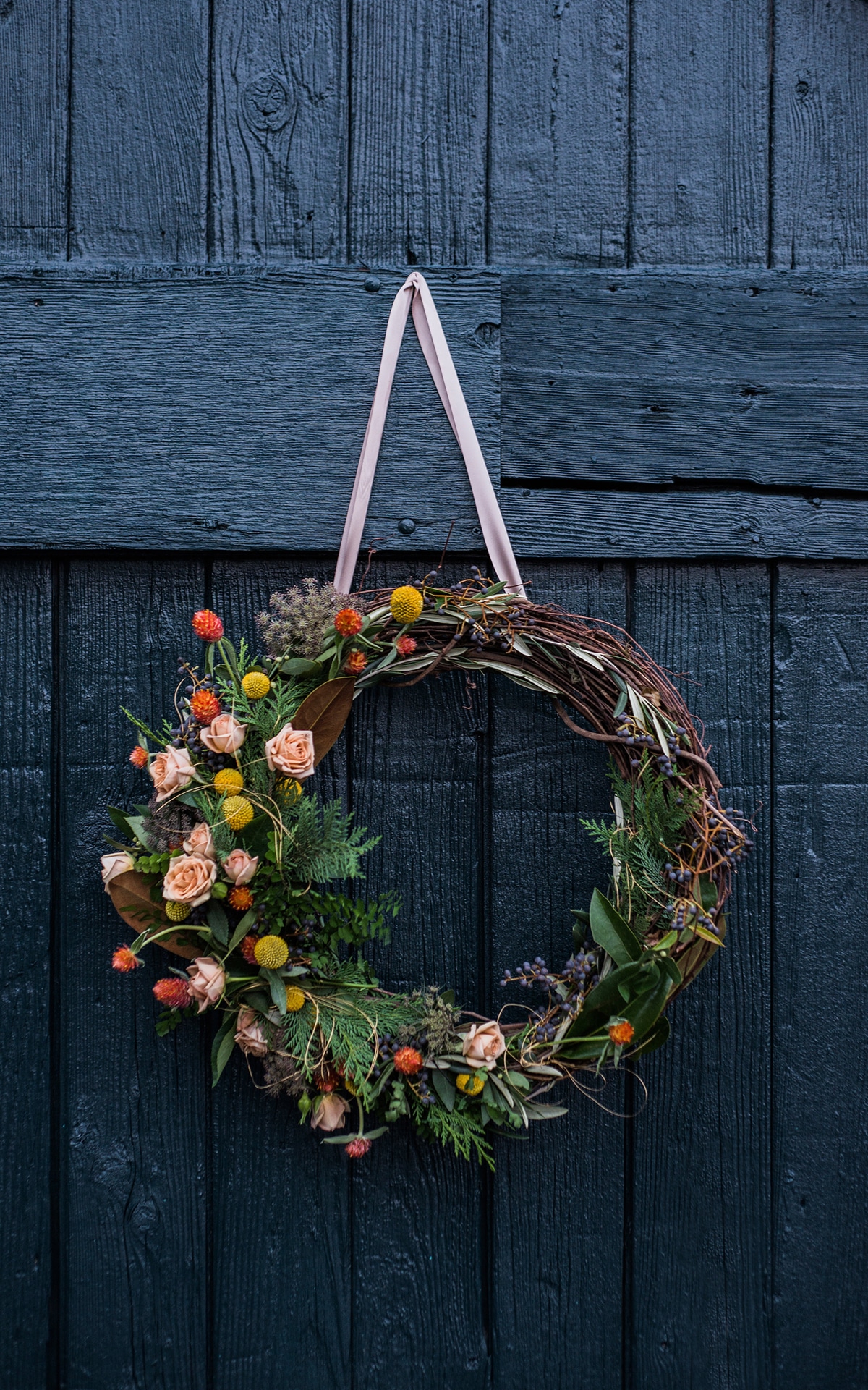 a fresh winter woodland wreath for the holidays | tutorial via coco kelley