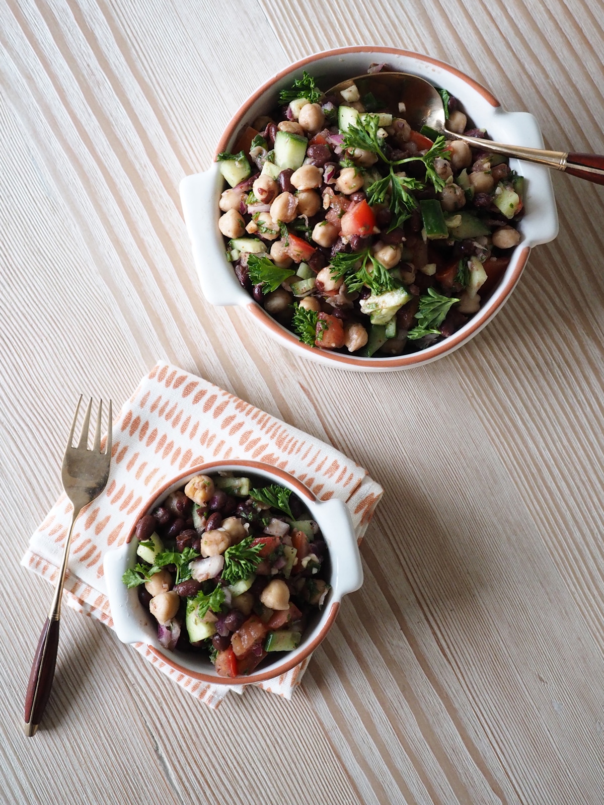 middle eastern inspired balela bean salad recipe | coco kelley