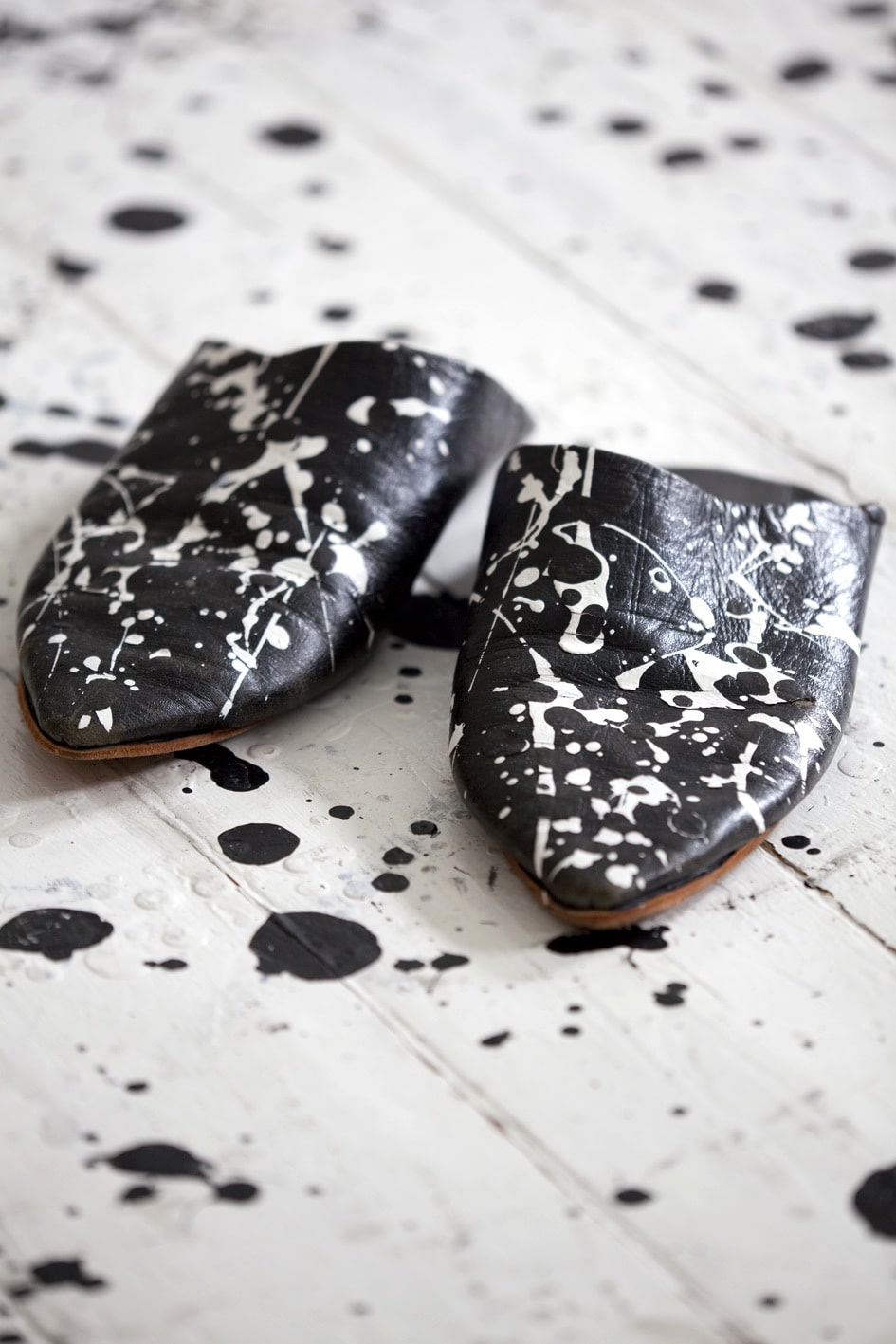 black and white splattered shoes paint | via coco kelley