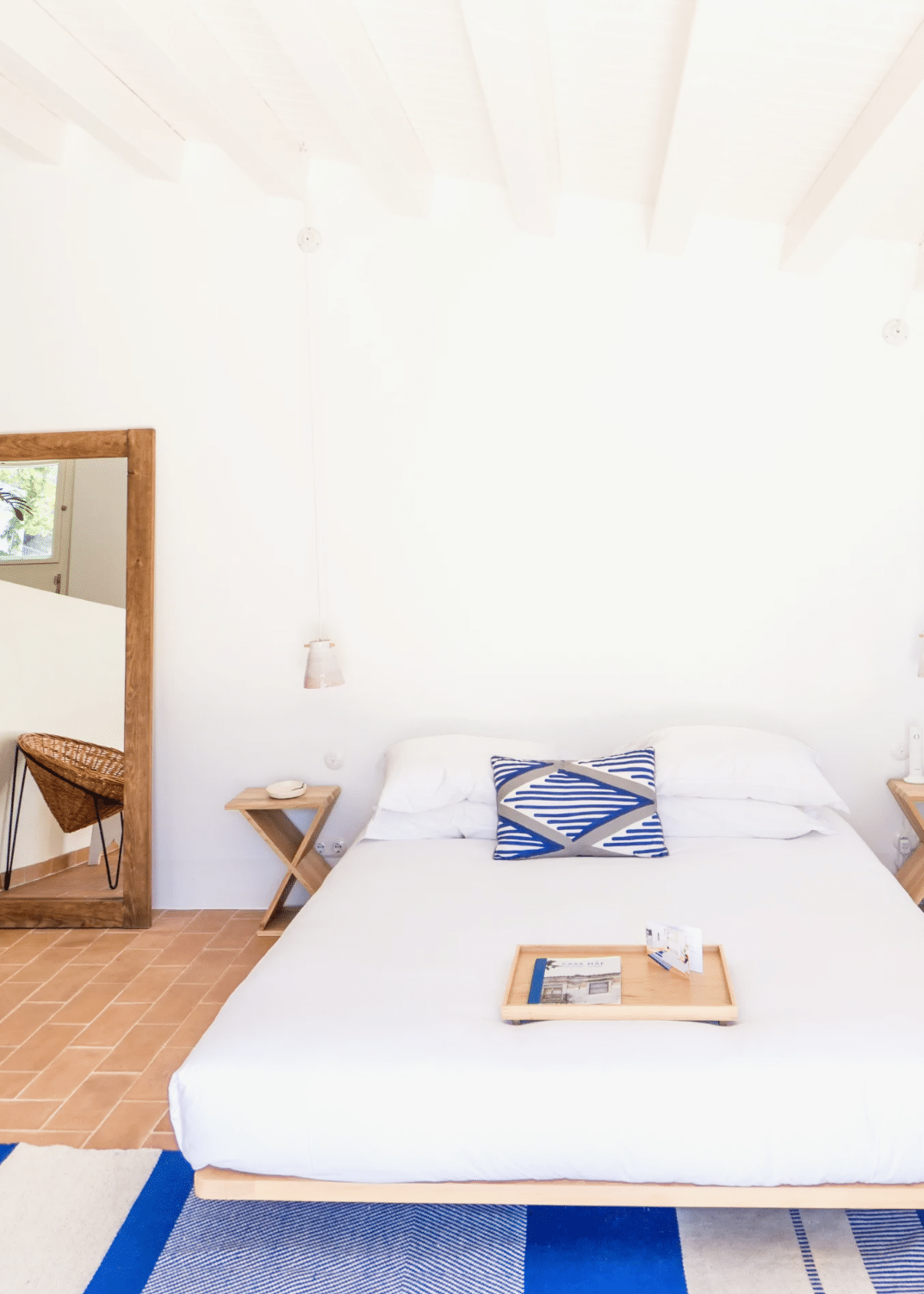 blue and white bedroom casa mae portugal | coco kelley