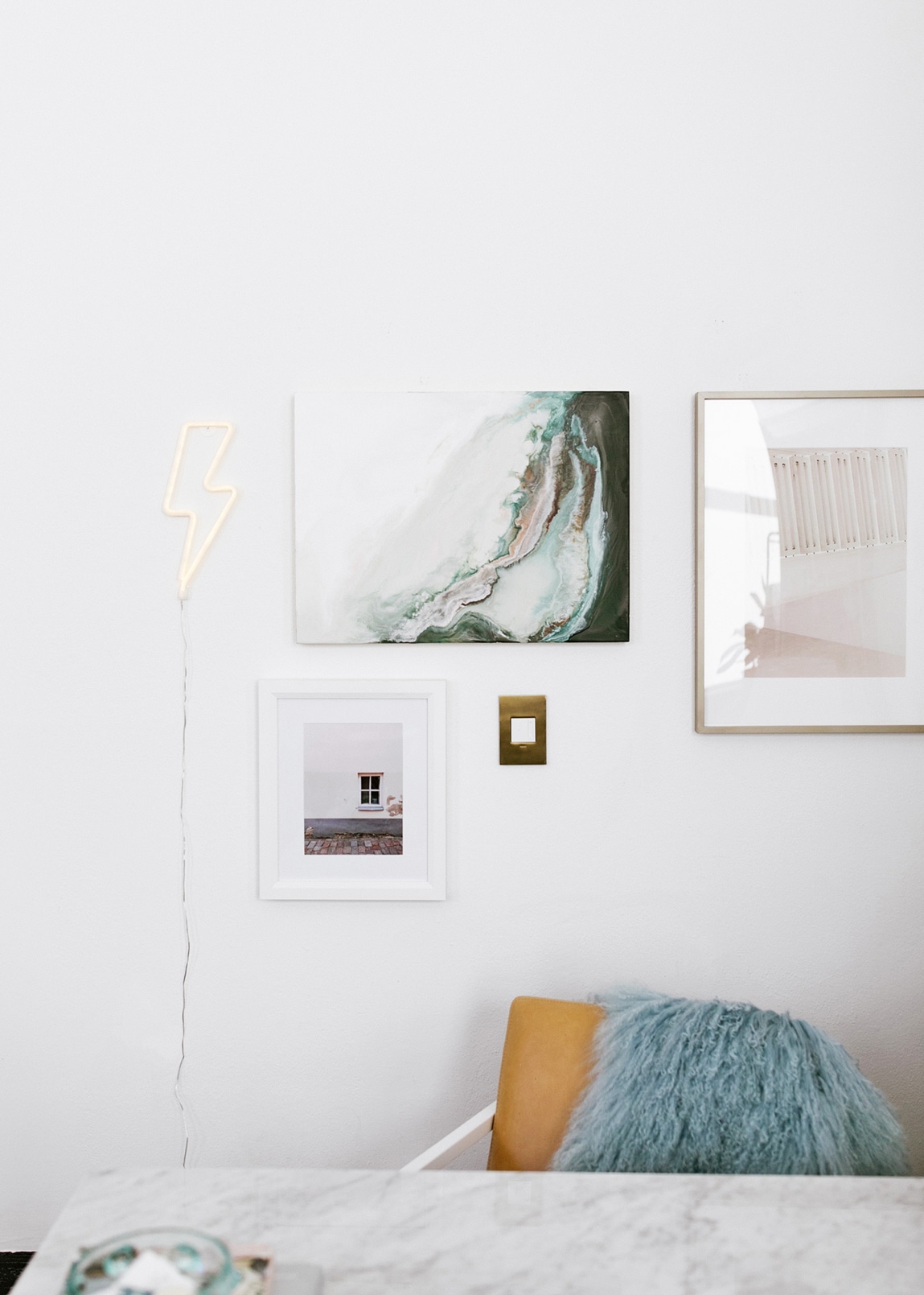 building a gallery wall around a switchplate | coco kelley