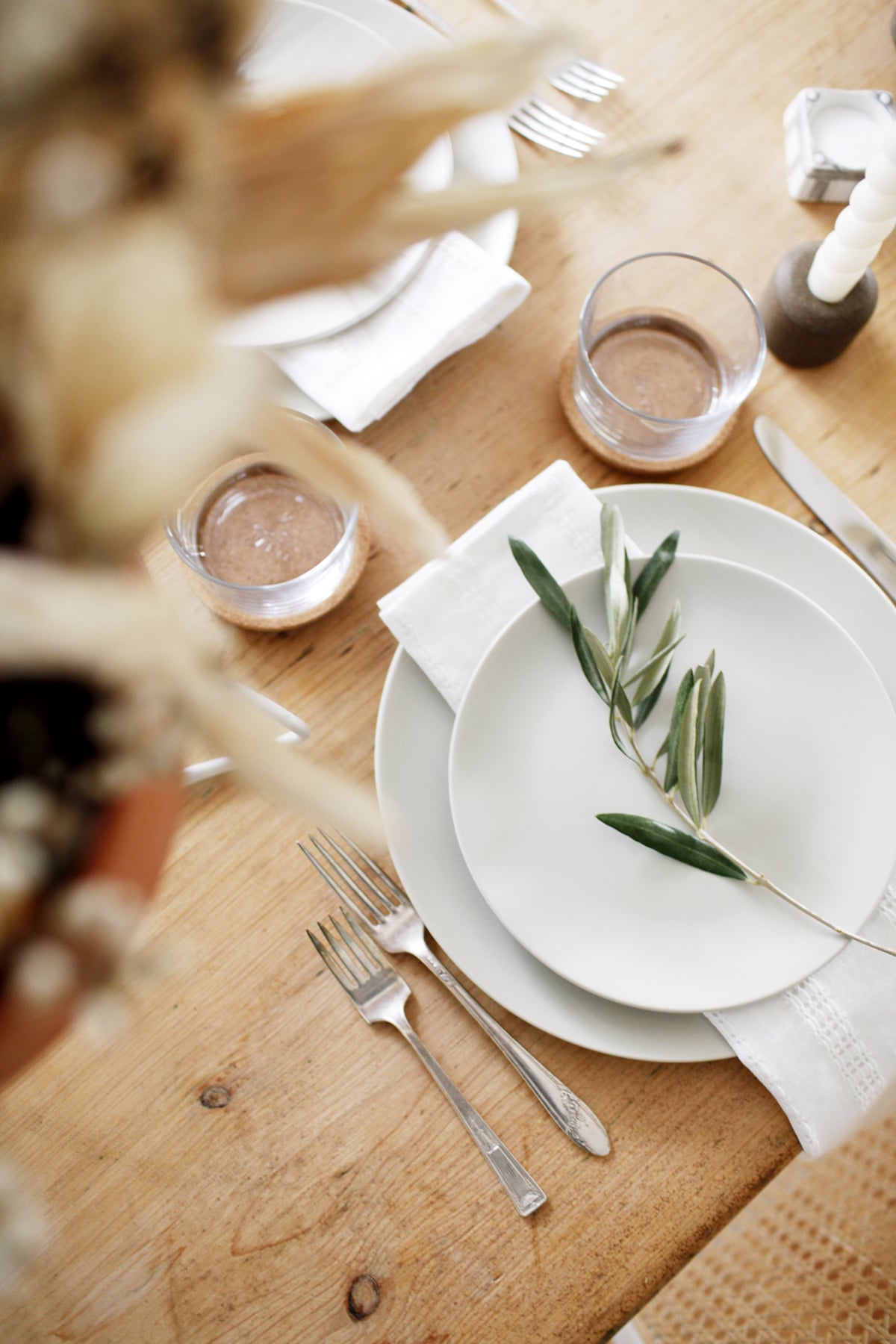 coco kelley organic modern thanksgiving tabletop
