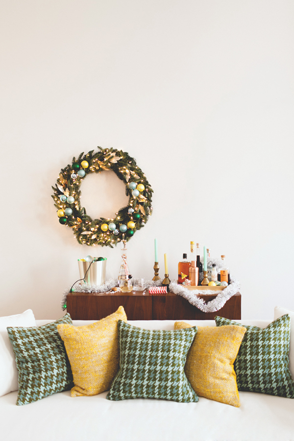 a vintage-inspired cocktail party for the holidays! // coco+kelley and crate and barrel