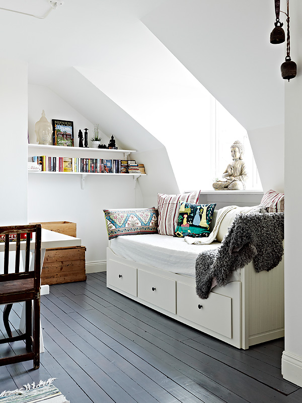 daybed doubles as storage and sofa via coco kelley