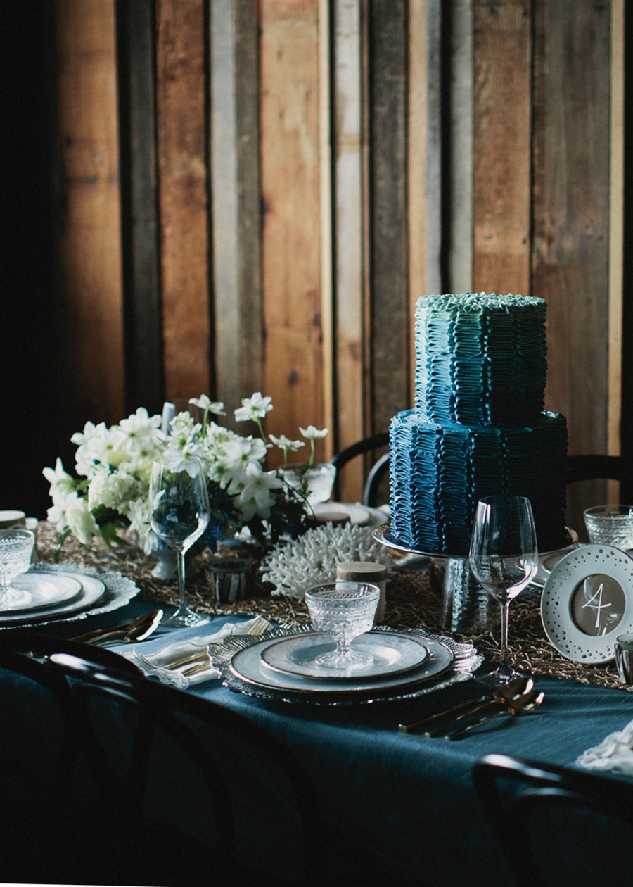 dramatic and moody pacific northwest ocean wedding inspiration from coco kelley
