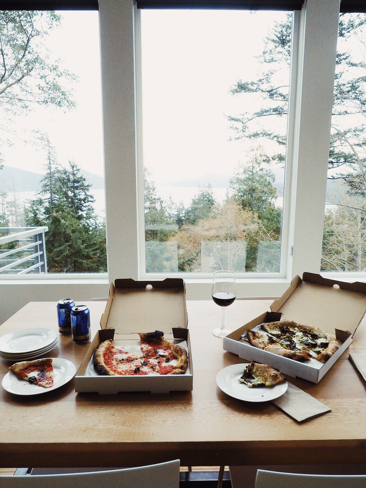 pizza from Hogstone at our HomeAway with a view | orcas island travel guide on coco kelley