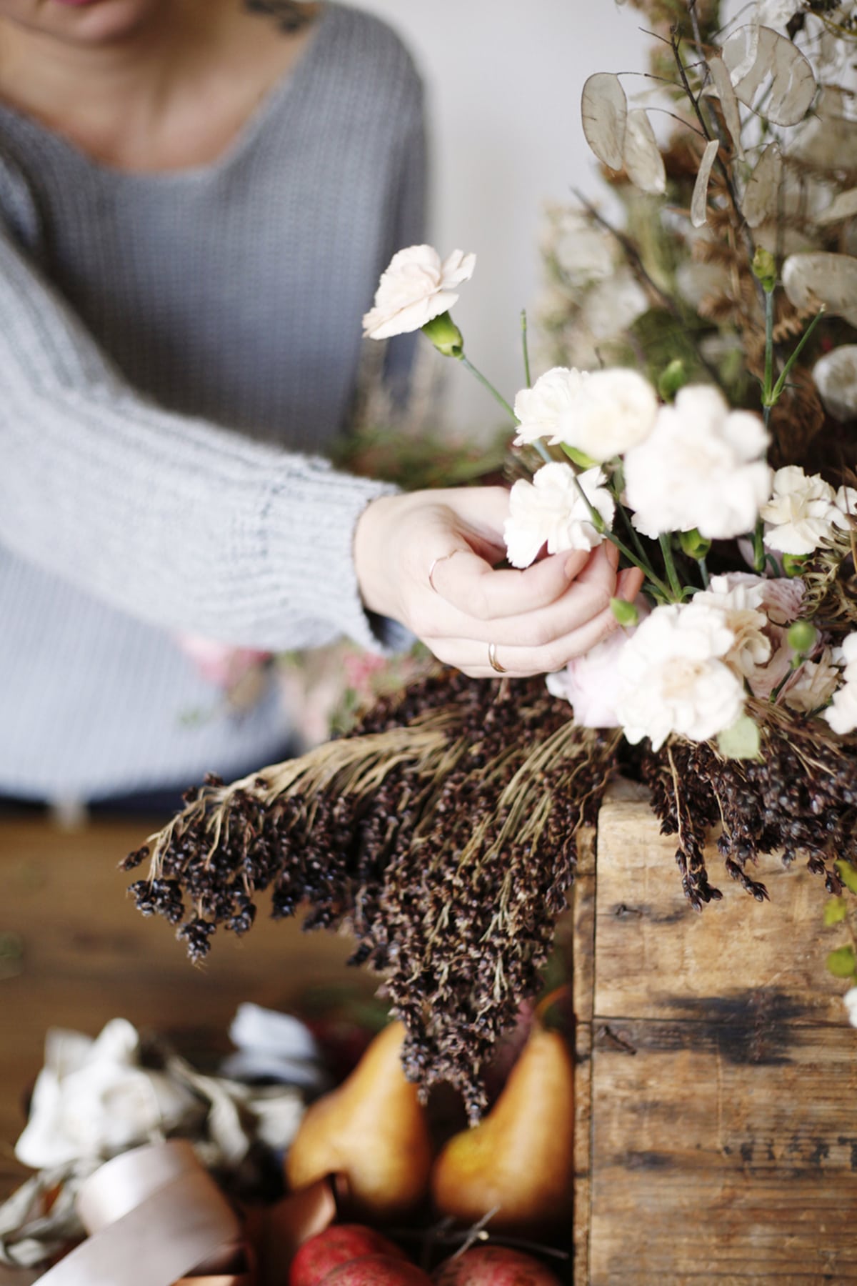 foraged fall posy tutorial | mini bouquets for your thanksgiving table from coco kelley