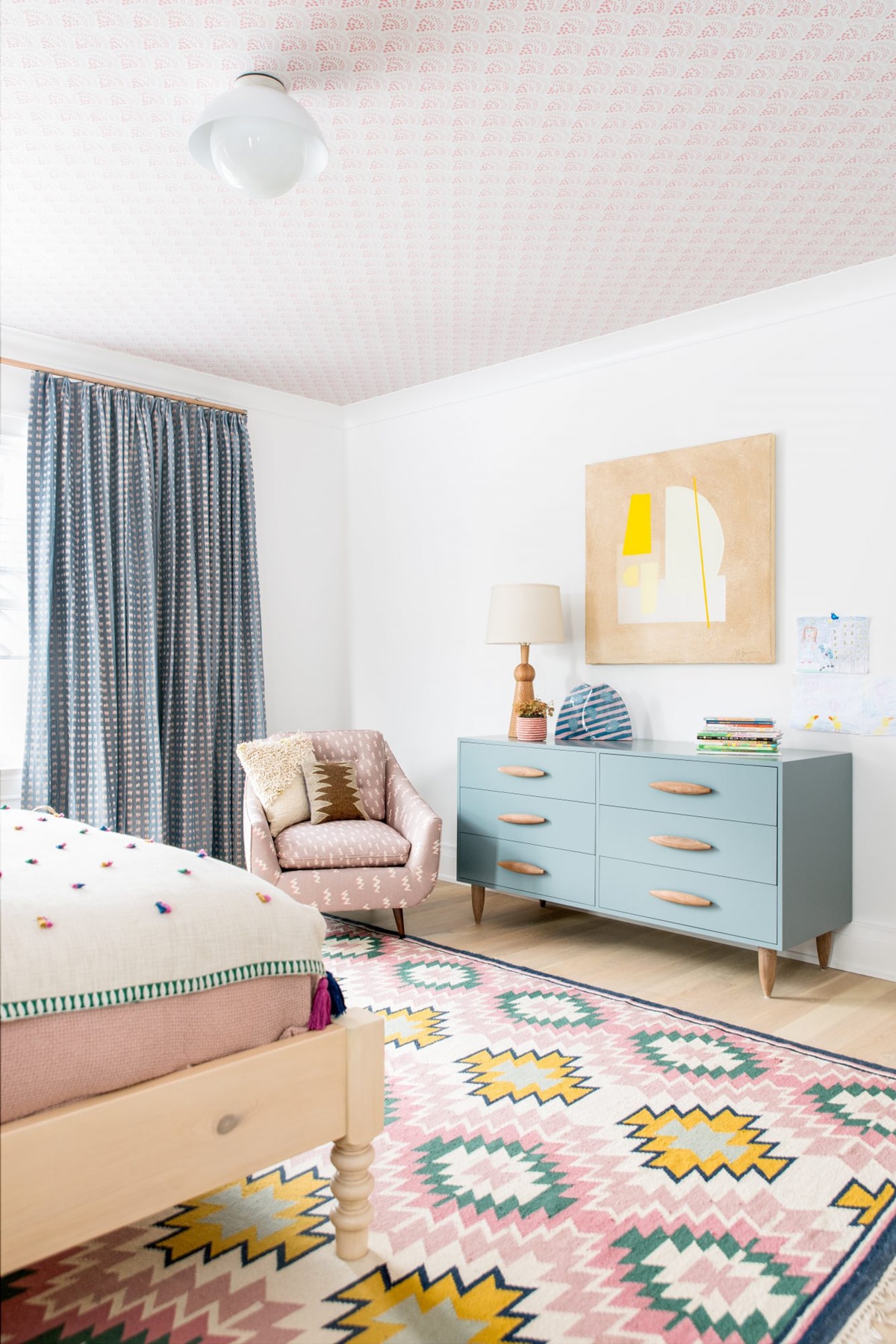 fresh and fun bedroom design in layered pattern and pastels by cortney bishop design | house tour on cocok elley