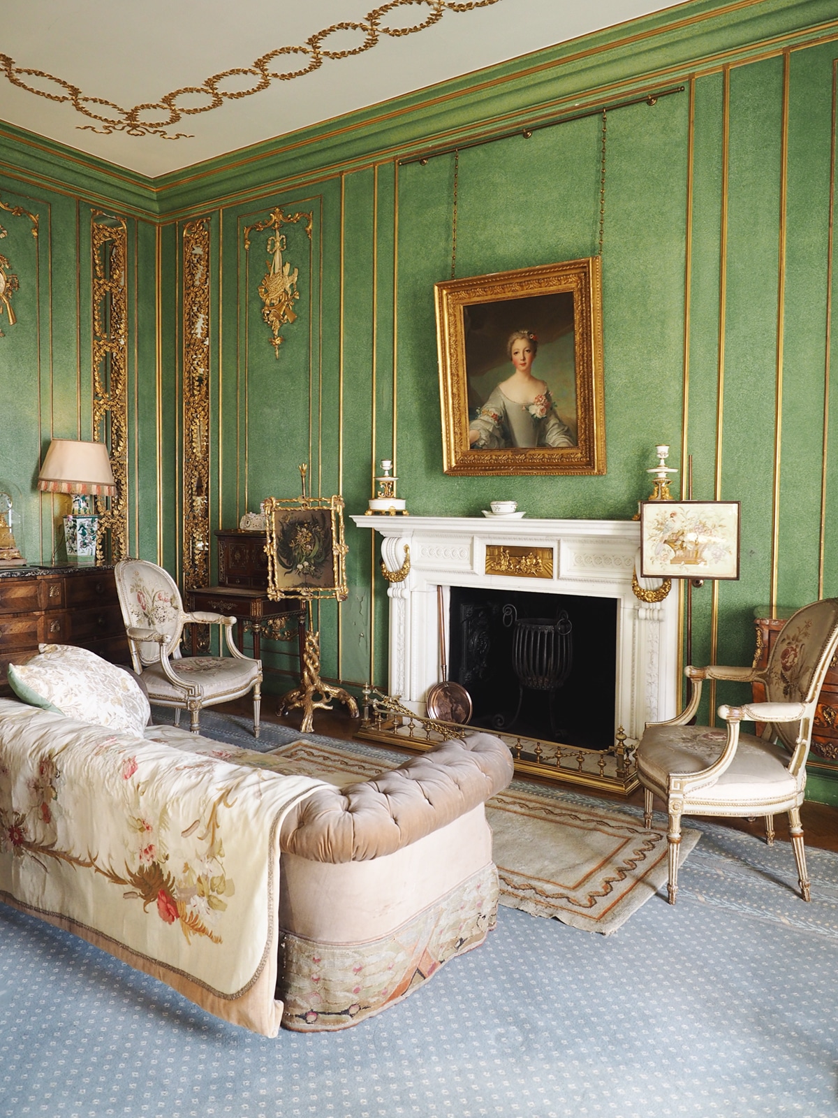 green walls and gilded detail in a castle bedroom | dunrobin castle scotland tour coco kelley