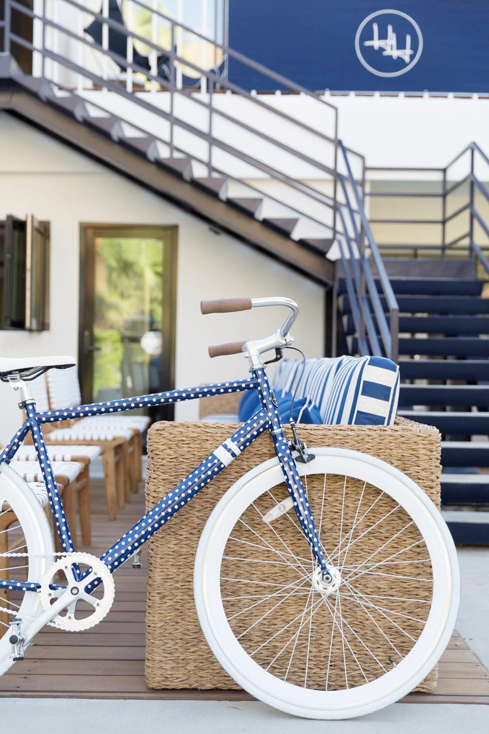 the cutest polka dot bikes at the Holiday House Palm Springs | tour on coco kelley