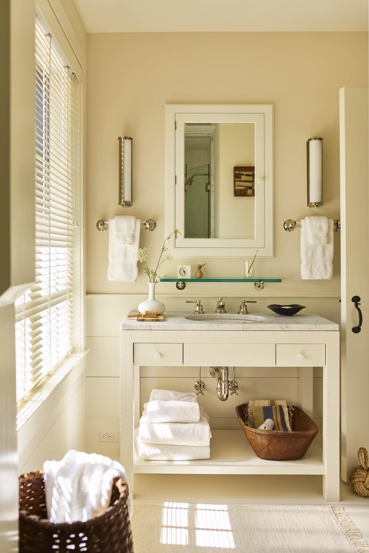 a classic bathroom in this seaside cottage house tour | coco kelley