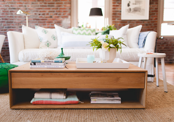 how to style your coffee table // coco+kelley 