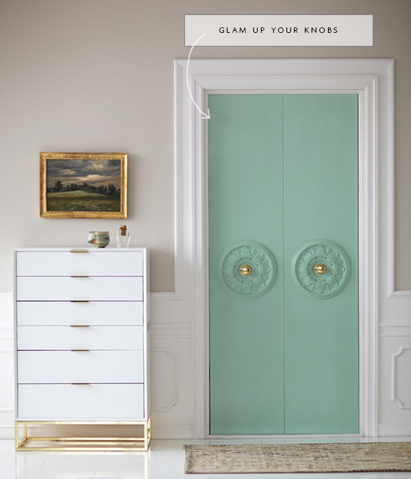 closet door DIY with glam knobs | via coco+kelley