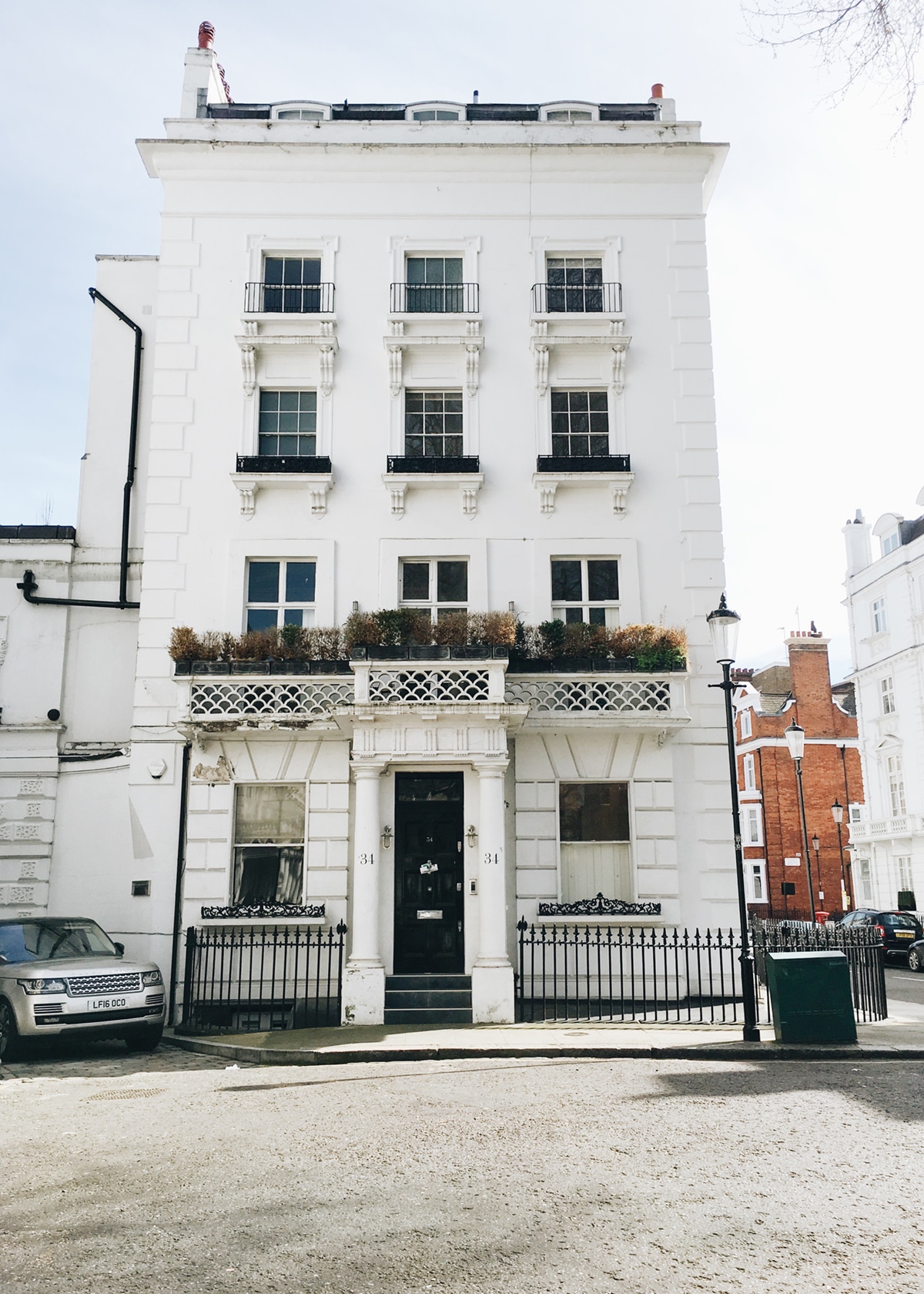 beautiful homes on the streets of london | coco kelley