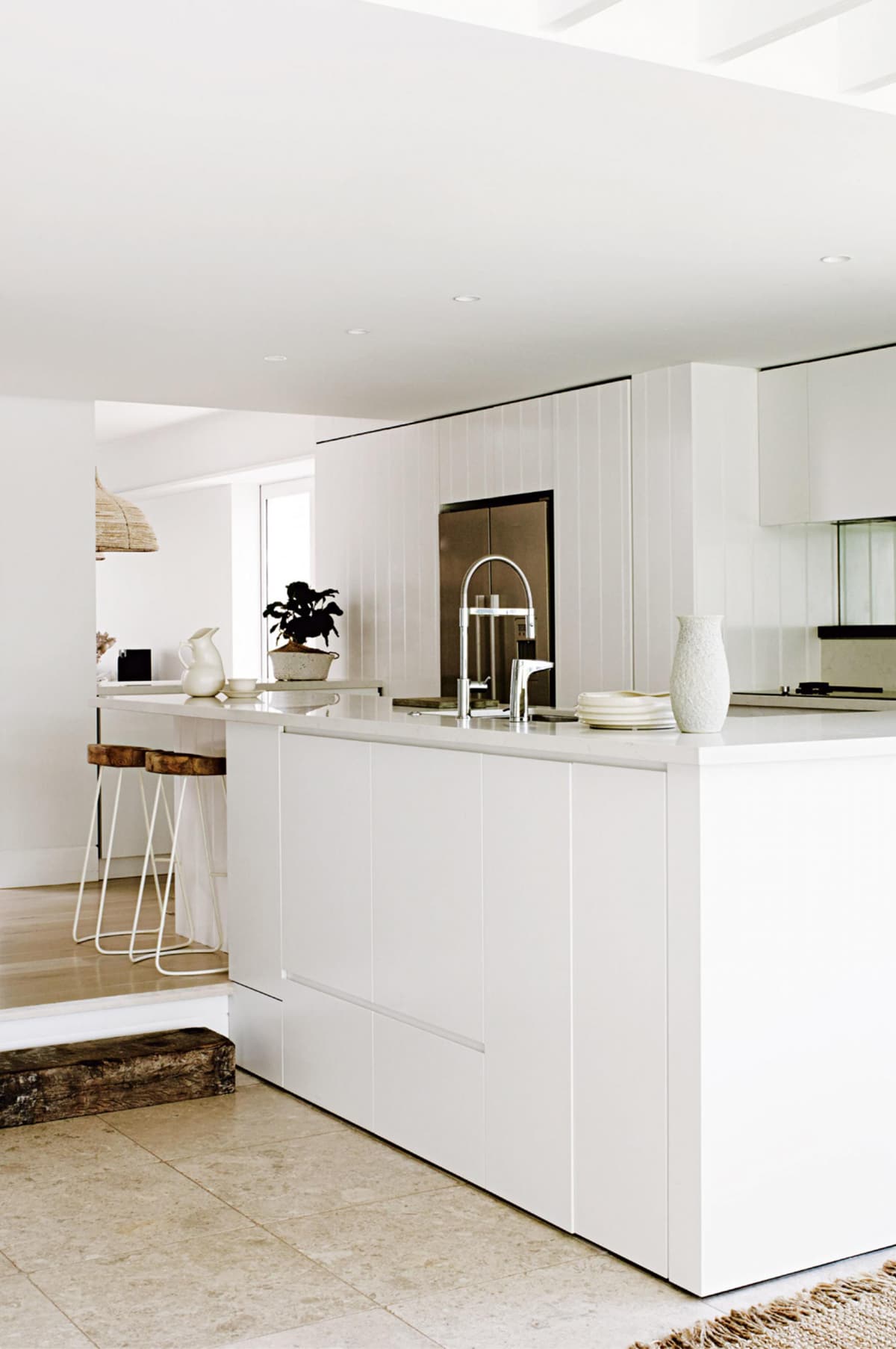 modern white kitchen | via coco kelley