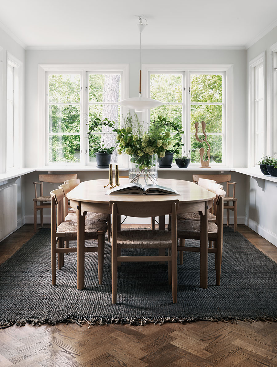 oak on oak dining table and chairs | roundup of our favorite dining tables on coco kelley