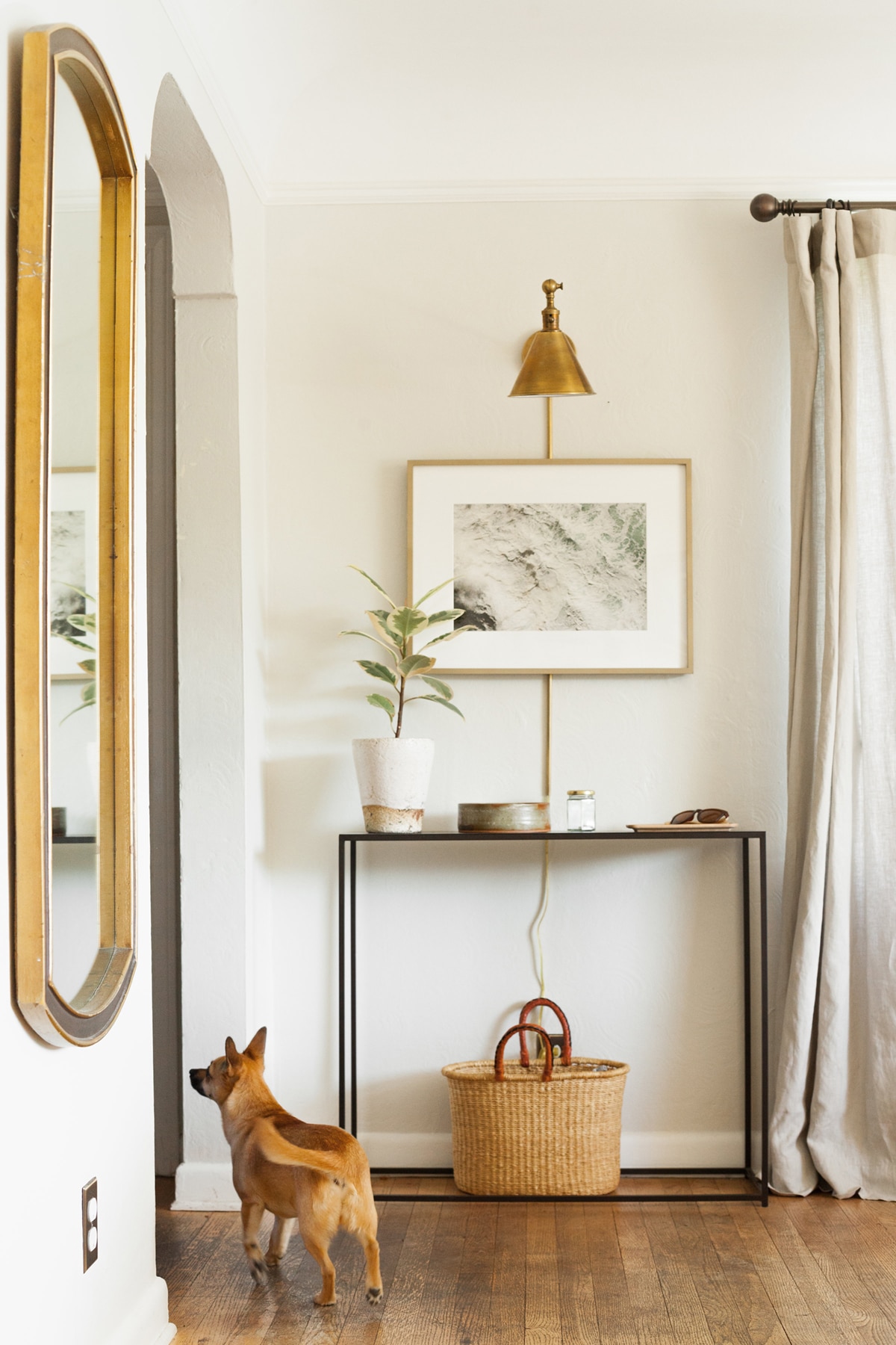 our little entryway moment in the living room | coco kelley