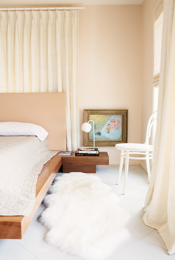 peach and nude tones in the bedroom via coco kelley