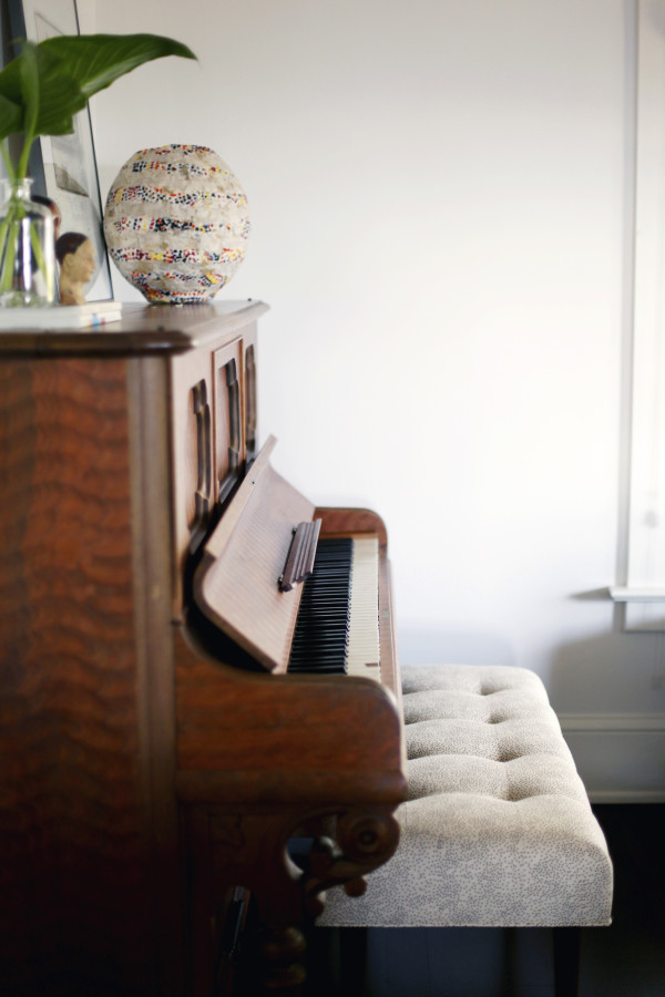 piano nook design and styling by the emerald studio3