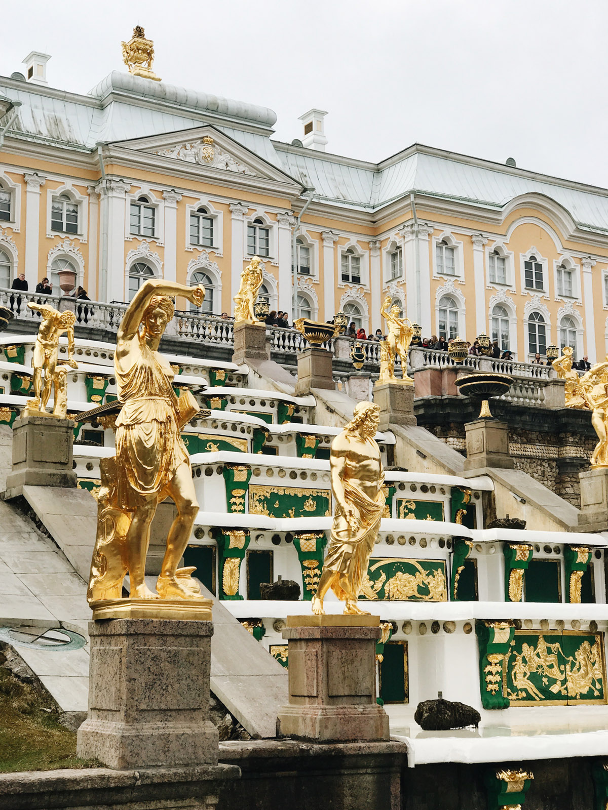 the fountain stairs at peterhof palace | travel guide to st. petersburg russia on coco kelley
