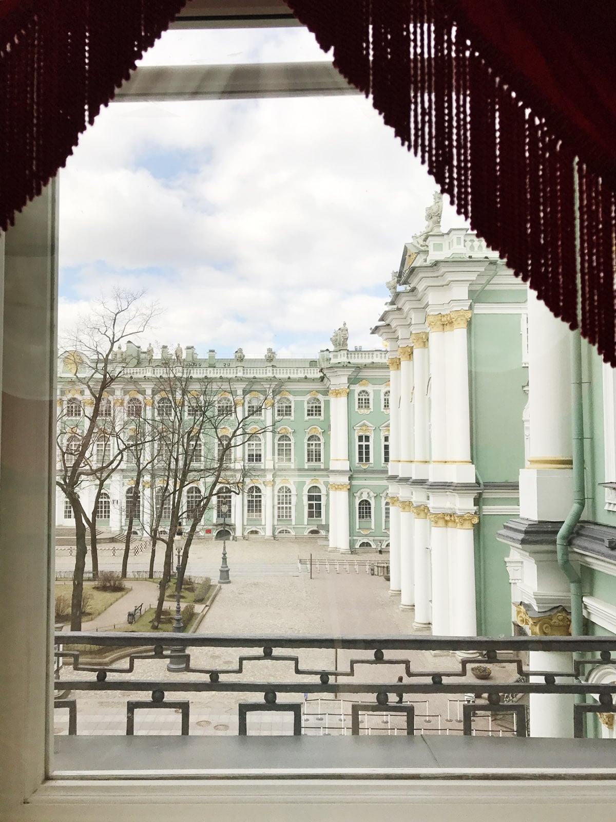 the hermitage museum in St. Petersburg Russia | travel diary on coco kelley