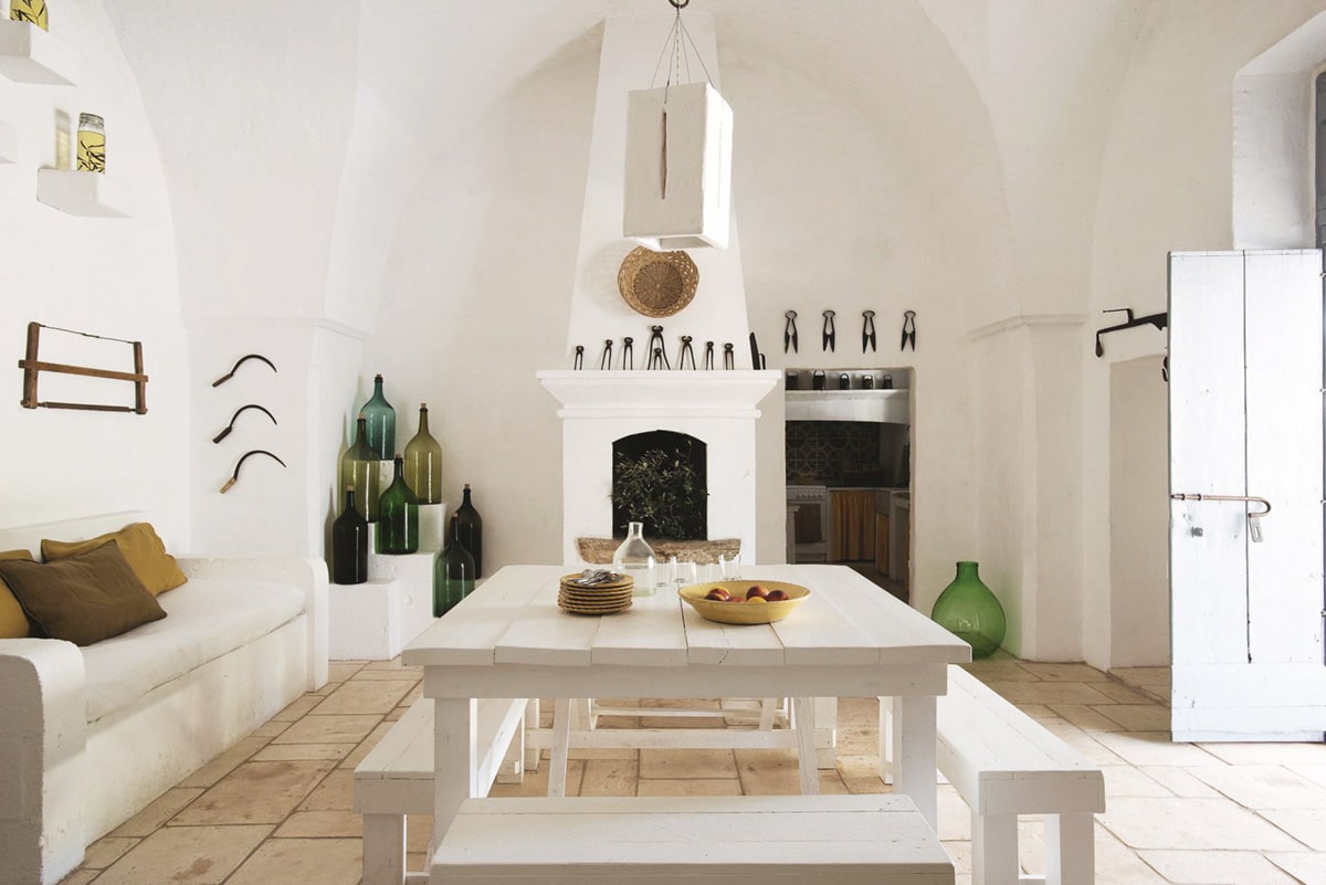 whitewashed italian vacation home in puglia | coco kelley