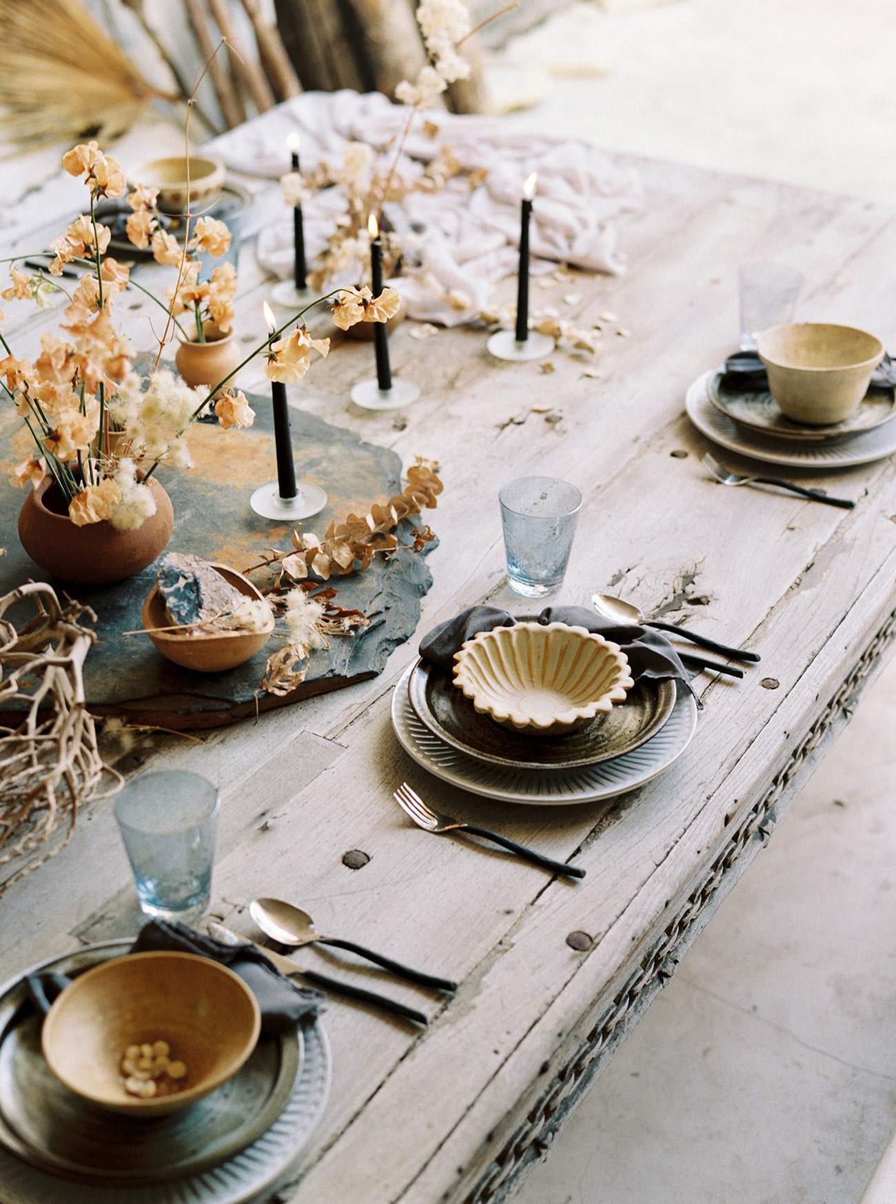 wabi sabi tabletop with earth tones and pottery | inspiring thanksgiving tabletop settings coco kelley